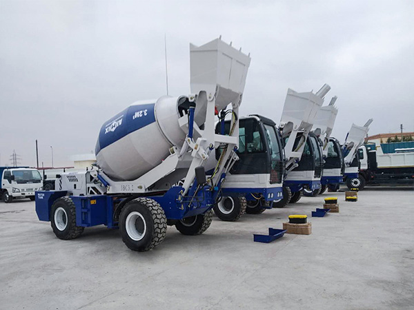 3.2 cub self-loading mobile concrete mixer