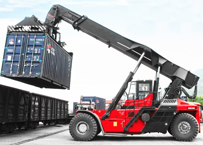 Container-Reach-Stacker3