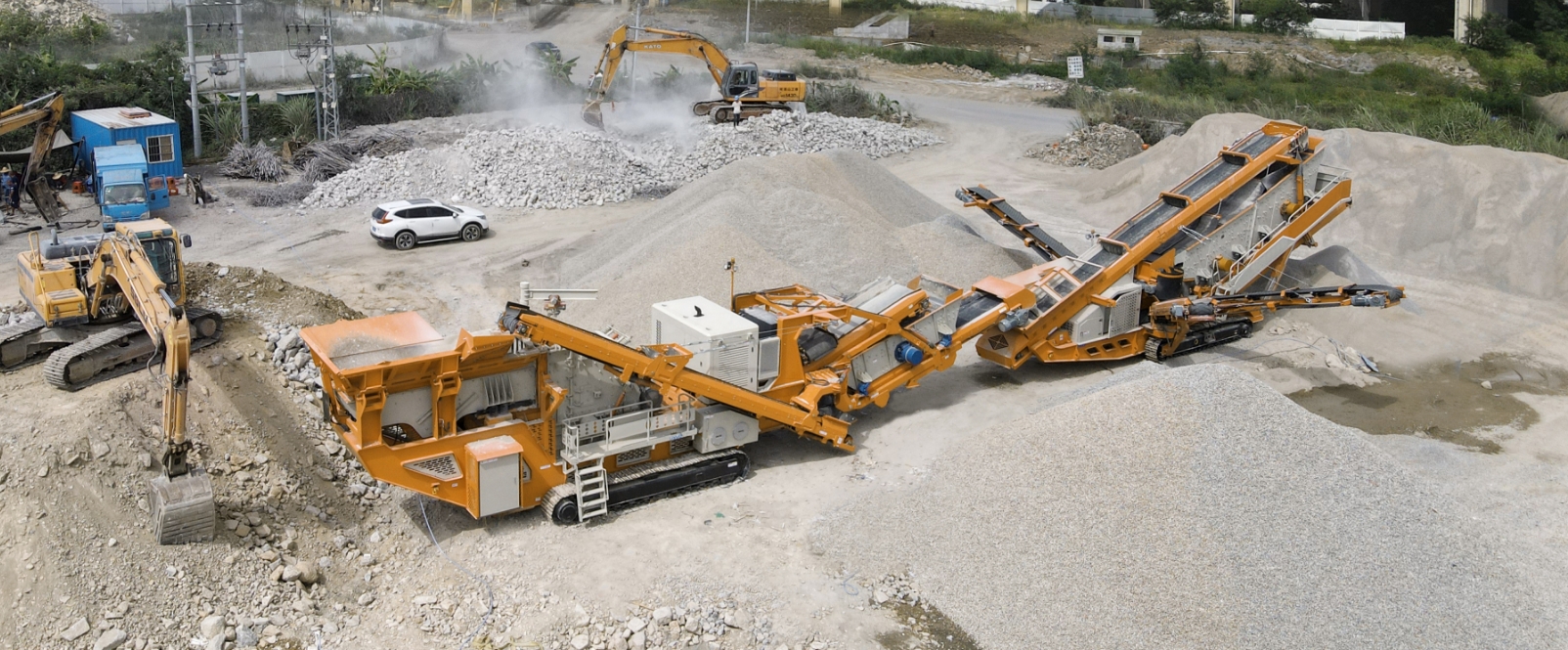 Mobile crawler gravel crusher for sale Aimix