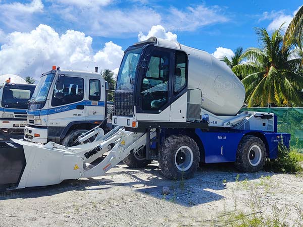 Self Loading Concrete Mixer For Sale