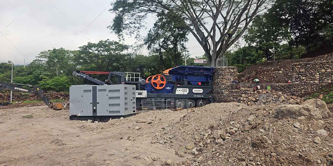mobile rock crushing equipment for aggregate production on-site