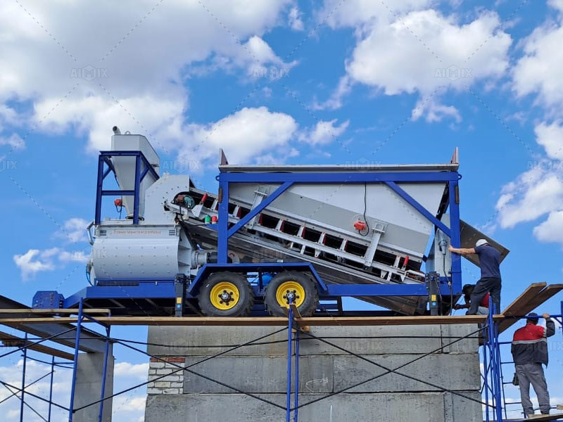 Small Type Mobile Concrete Plant